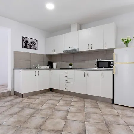 Flores5 * Сан-Бартоломе