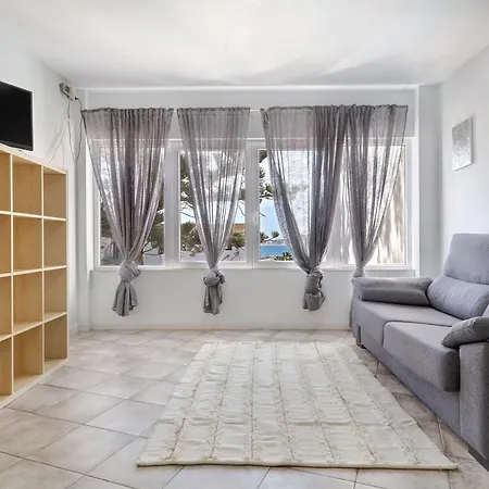 Апартаменты Flores5 Сан-Бартоломе